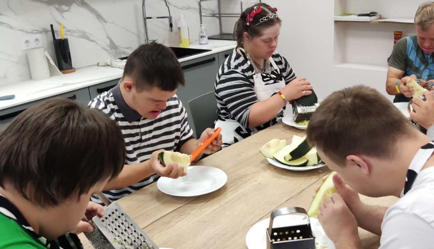 Ģimeniska sajūta ar pankūku smaržu un kopā būšanu!