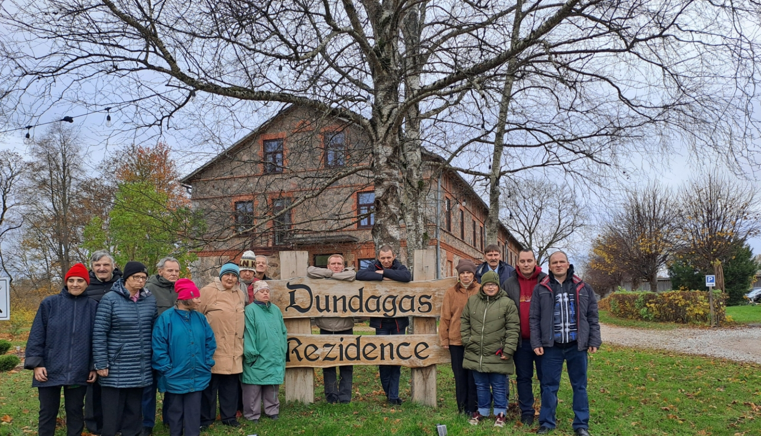 Paldies, “Darba rūķiem”.