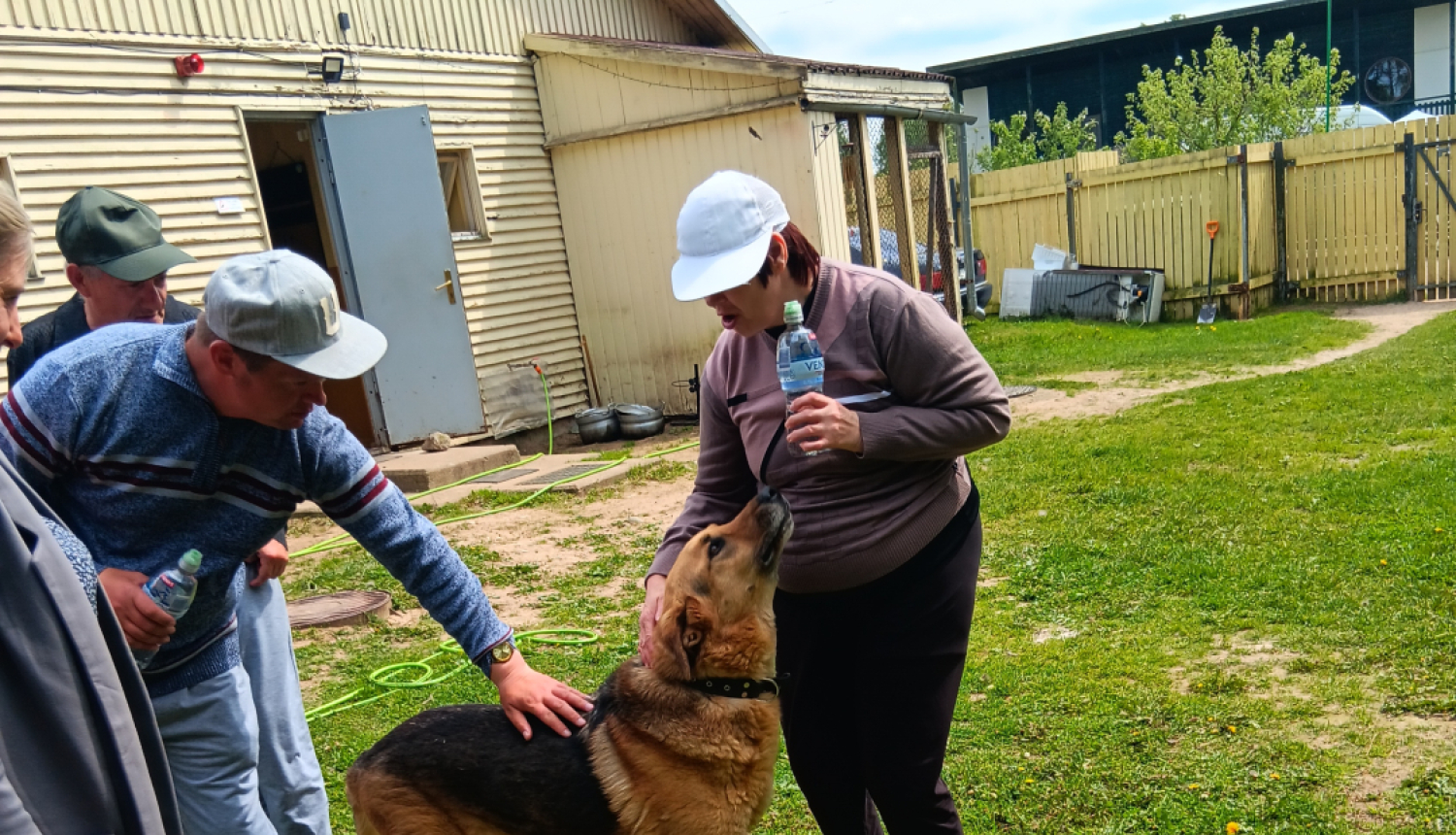 Apciemojām dzīvnieku patversmi “Ausma”