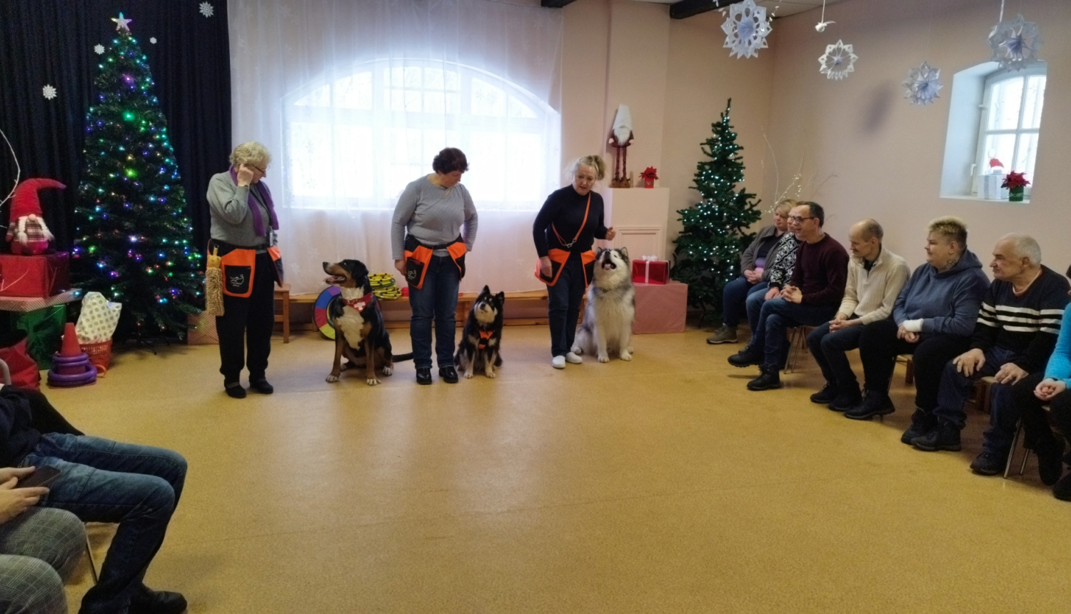 Aizvīķos ciemojās CANIS GROUP