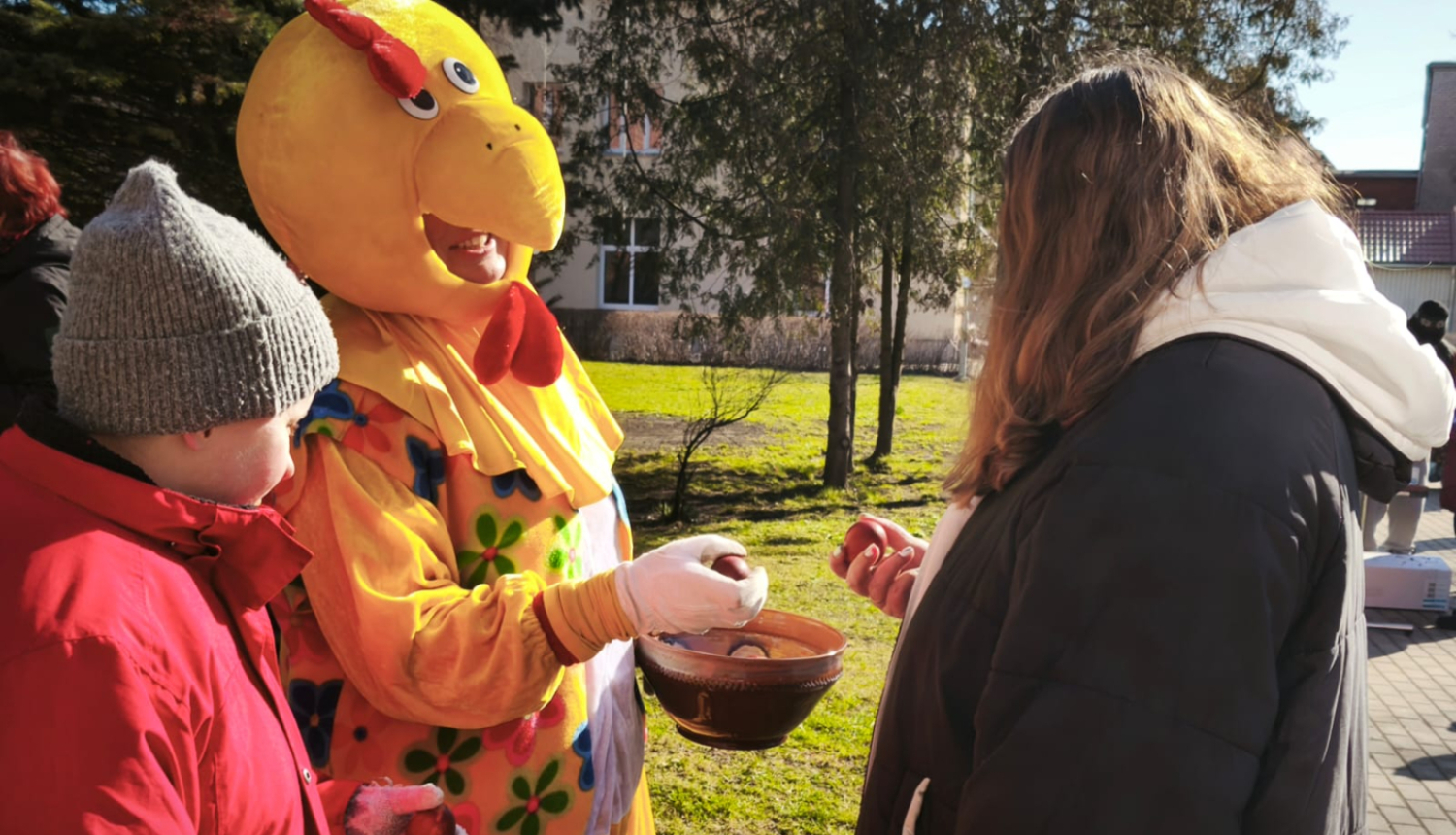 Lieldienu prieks filiālē “Liepāja” – tradīcijas, rotaļas un pavasara garša