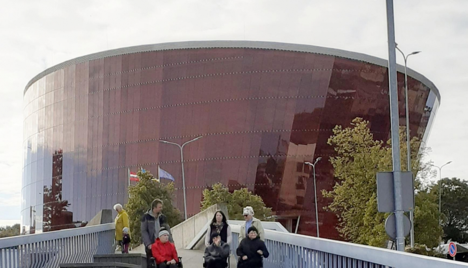 Pasaule ir pārāk liela, lai neļautos kārdinājumam to atklāt un iepazīt.