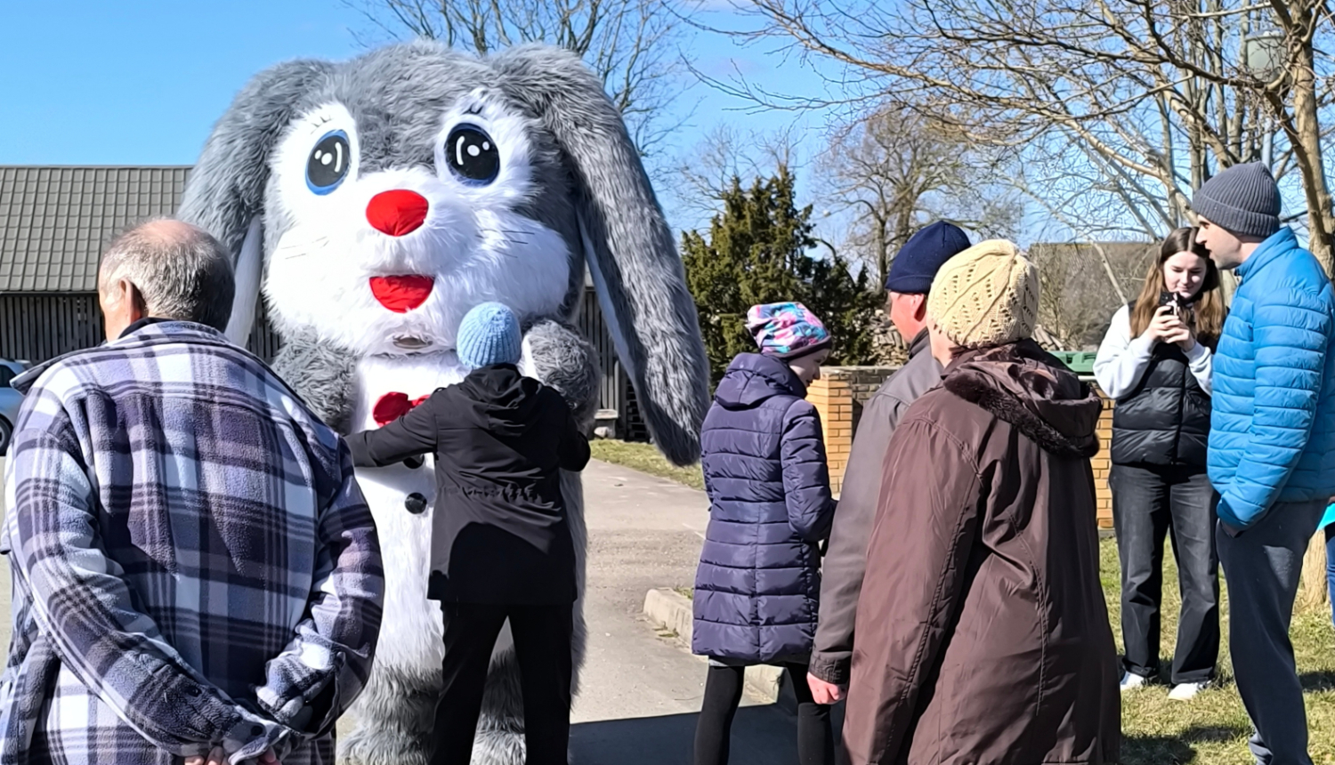 Lieldienu zaķa sagaidīšana “Gudeniekos” – rotaļas, šūpoles un prieka pilni mirkļi