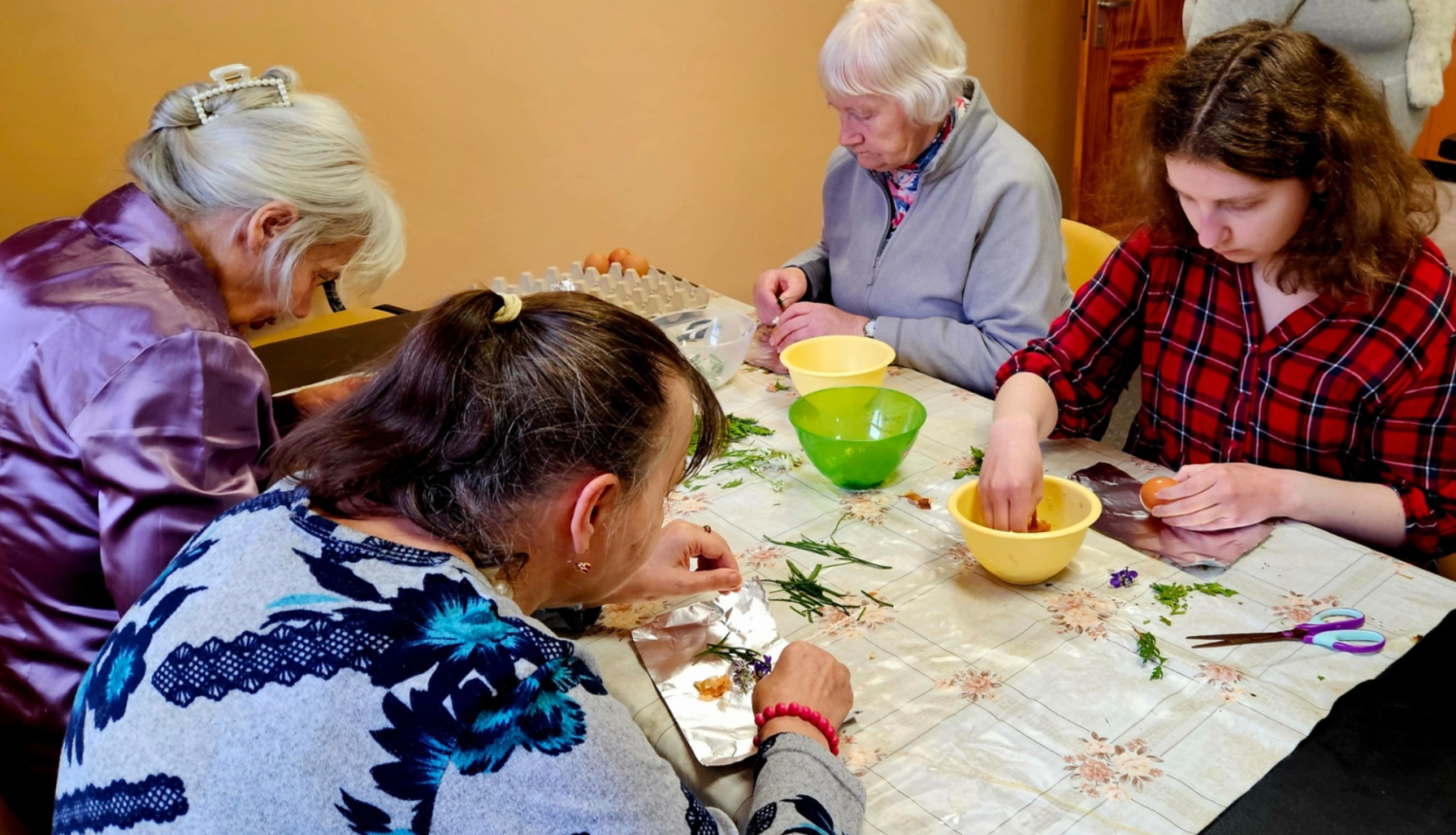 Jautras Lieldienas “Dundagā” – rotaļas, olu kaujas un pavasara prieks
