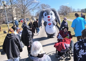 Lieldienu zaķa sagaidīšana “Gudeniekos” – rotaļas, šūpoles un prieka pilni mirkļi
