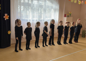 Sirsnīgs Lieldienu prieks “Aizvīķos” – bērnu priekšnesums ienes pavasara siltumu