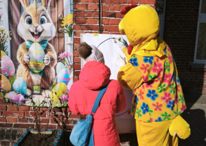 Lieldienu prieks filiālē “Liepāja” – tradīcijas, rotaļas un pavasara garša