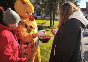 Lieldienu prieks filiālē “Liepāja” – tradīcijas, rotaļas un pavasara garša